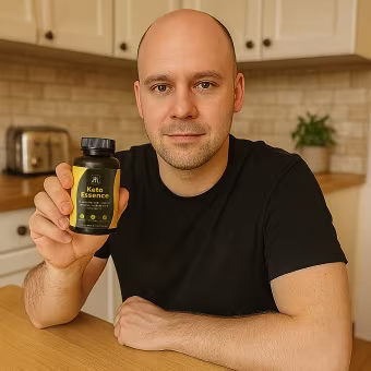 Person with KetoEssence product